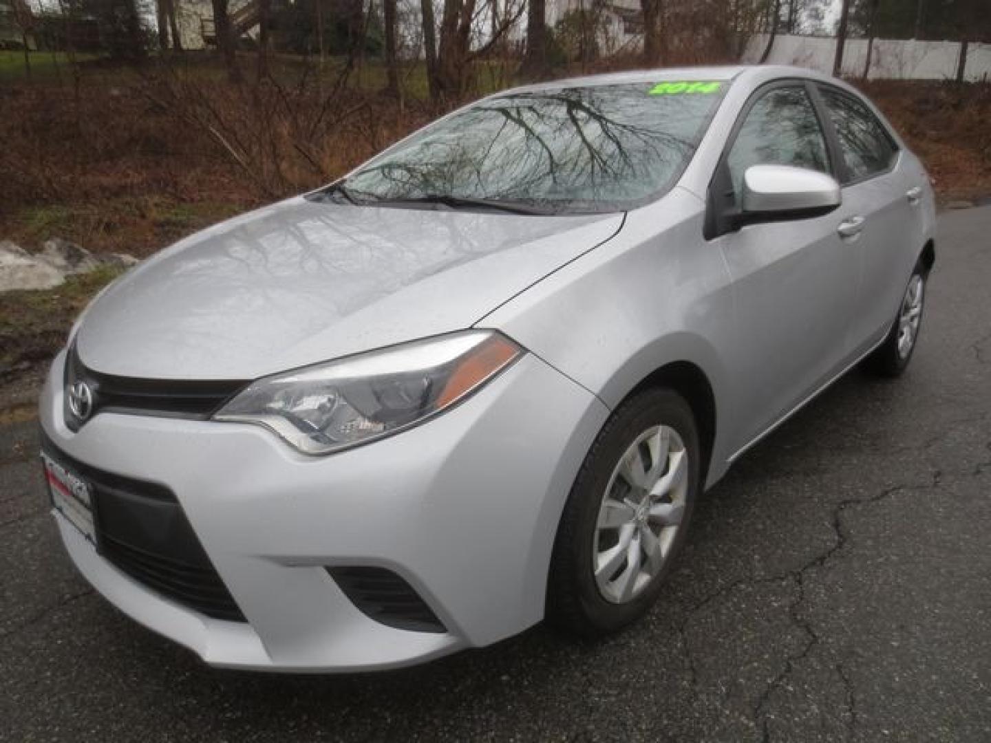 2014 Silver /Gray Toyota Corolla (2T1BURHE8EC) with an 1.8L 4cyl engine, Automatic transmission, located at 270 US Route 6, Mahopac, NY, 10541, (845) 621-0895, 41.349022, -73.755280 - Photo#0